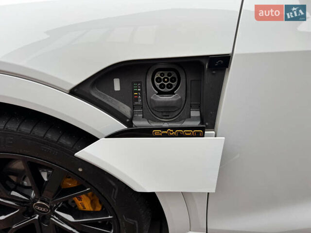 Ауди E-Tron 2023 в Хмельницком на Automoto.ua Белый Ауди E-Tron, объемом двигателя 0 л и пробегом 55 тыс. км за 37900 $, фото 37 на Automoto.ua
