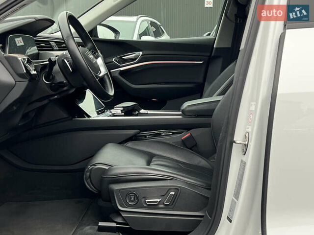 Белый Ауди E-Tron, объемом двигателя 0 л и пробегом 41 тыс. км за 41325 $, фото 27 на Automoto.ua