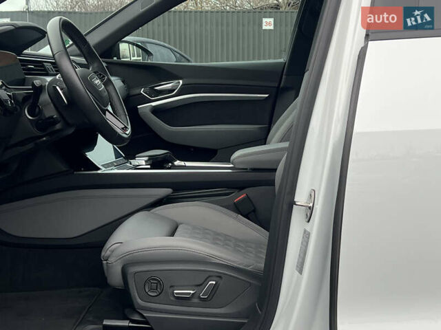 Білий Ауді E-Tron, об'ємом двигуна 0 л та пробігом 48 тис. км за 48798 $, фото 29 на Automoto.ua