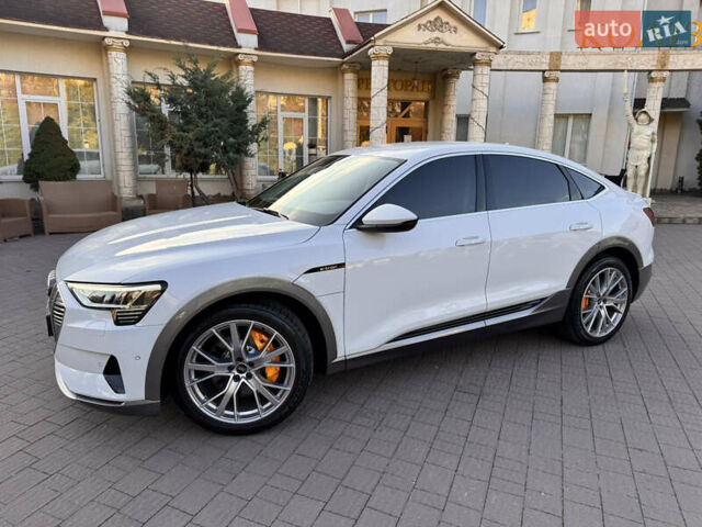 Ауди E-Tron 2023 в Хмельницком на Automoto.ua Белый Ауди E-Tron, объемом двигателя 0 л и пробегом 28 тыс. км за 39500 $, фото 7 на Automoto.ua