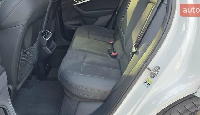 Белый Ауди E-Tron, объемом двигателя 0 л и пробегом 110 тыс. км за 37700 $, фото 67 на Automoto.ua