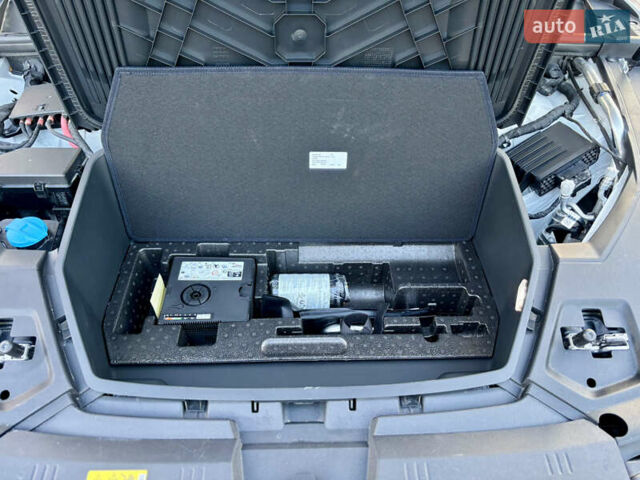 Белый Ауди E-Tron, объемом двигателя 0 л и пробегом 17 тыс. км за 47500 $, фото 19 на Automoto.ua