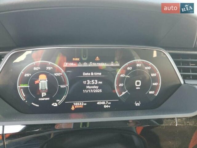 Белый Ауди E-Tron, объемом двигателя 0 л и пробегом 26 тыс. км за 25400 $, фото 8 на Automoto.ua