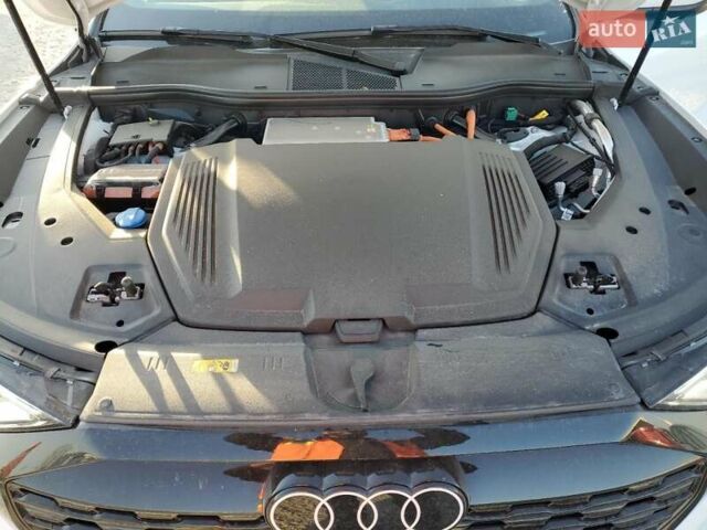 Белый Ауди E-Tron, объемом двигателя 0 л и пробегом 26 тыс. км за 25400 $, фото 11 на Automoto.ua