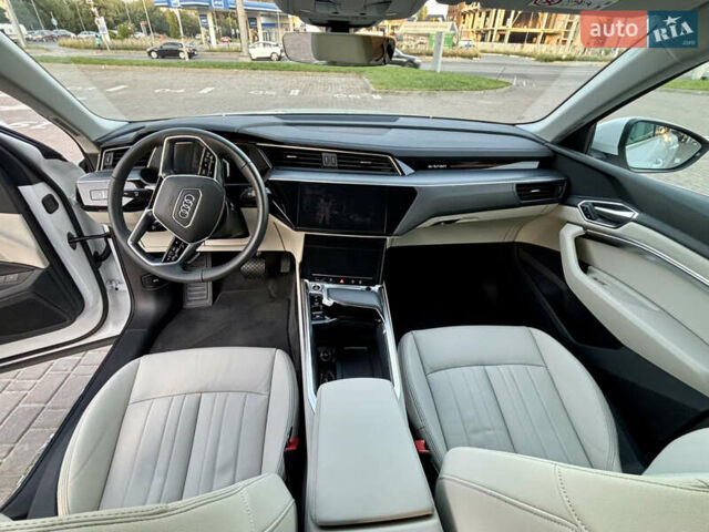 Белый Ауди E-Tron, объемом двигателя 0 л и пробегом 17 тыс. км за 47500 $, фото 10 на Automoto.ua