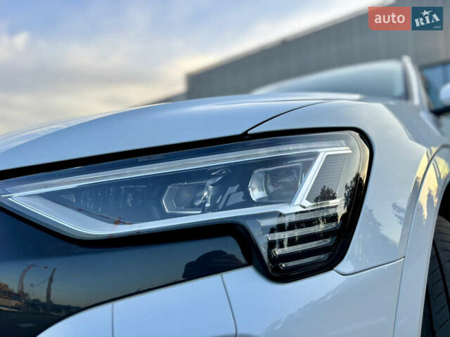 Белый Ауди E-Tron, объемом двигателя 0 л и пробегом 17 тыс. км за 47500 $, фото 13 на Automoto.ua