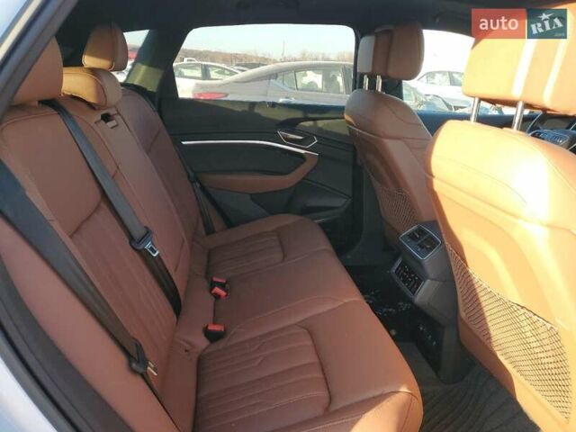 Белый Ауди E-Tron, объемом двигателя 0 л и пробегом 26 тыс. км за 25400 $, фото 10 на Automoto.ua