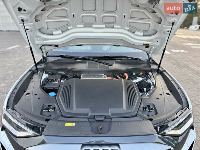 Белый Ауди E-Tron, объемом двигателя 0 л и пробегом 17 тыс. км за 47500 $, фото 18 на Automoto.ua