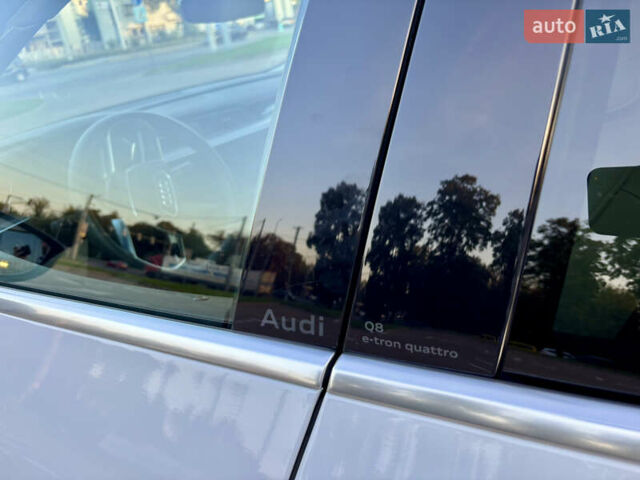 Белый Ауди E-Tron, объемом двигателя 0 л и пробегом 17 тыс. км за 47500 $, фото 20 на Automoto.ua