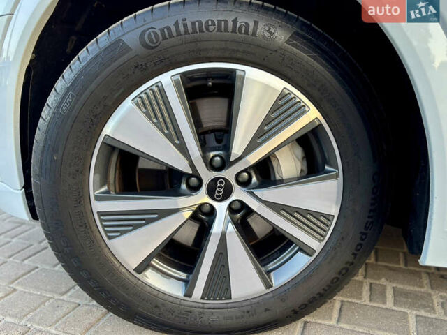 Белый Ауди E-Tron, объемом двигателя 0 л и пробегом 17 тыс. км за 47500 $, фото 21 на Automoto.ua