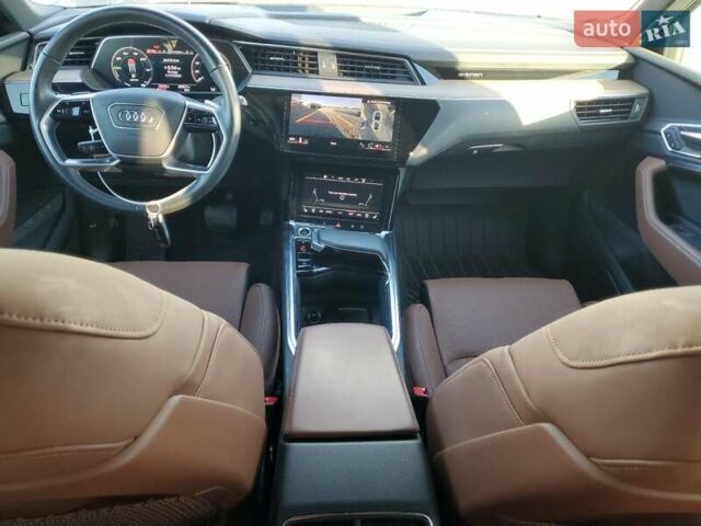 Белый Ауди E-Tron, объемом двигателя 0 л и пробегом 26 тыс. км за 25400 $, фото 7 на Automoto.ua