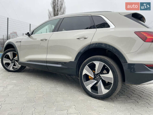Бежевий Ауді E-Tron, об'ємом двигуна 0 л та пробігом 80 тис. км за 36000 $, фото 53 на Automoto.ua