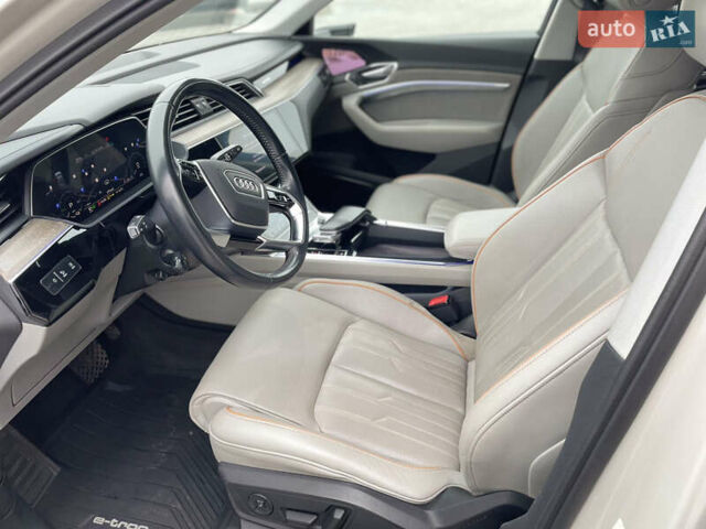 Бежевий Ауді E-Tron, об'ємом двигуна 0 л та пробігом 80 тис. км за 36000 $, фото 12 на Automoto.ua