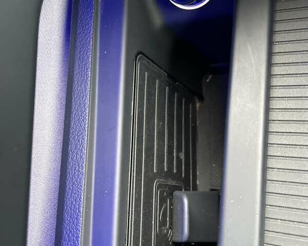 Бежевий Ауді E-Tron, об'ємом двигуна 0 л та пробігом 80 тис. км за 36000 $, фото 35 на Automoto.ua