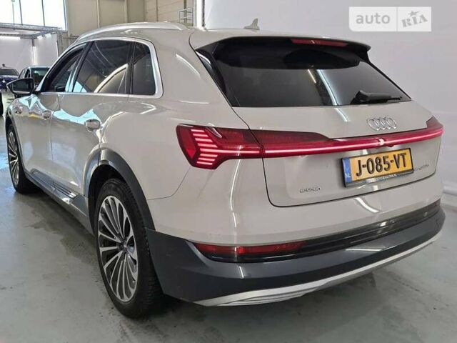 Бежевий Ауді E-Tron, об'ємом двигуна 0 л та пробігом 83 тис. км за 37900 $, фото 12 на Automoto.ua