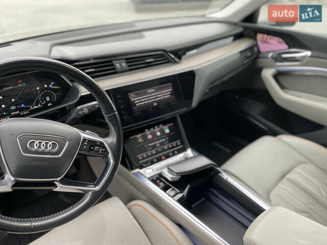 Бежевий Ауді E-Tron, об'ємом двигуна 0 л та пробігом 80 тис. км за 36000 $, фото 42 на Automoto.ua