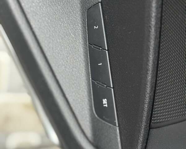 Ауді E-Tron 2019 у Львові на Automoto.ua Бежевий Ауді E-Tron, об'ємом двигуна 0 л та пробігом 92 тис. км за 20900 $, фото 25 на Automoto.ua