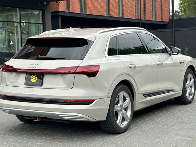 Бежевый Ауди E-Tron, объемом двигателя 95 л и пробегом 18 тыс. км за 46000 $, фото 5 на Automoto.ua