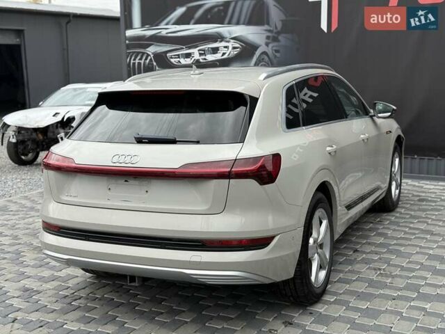 Ауді E-Tron 2019 у Львові на Automoto.ua Бежевий Ауді E-Tron, об'ємом двигуна 0 л та пробігом 92 тис. км за 20900 $, фото 7 на Automoto.ua