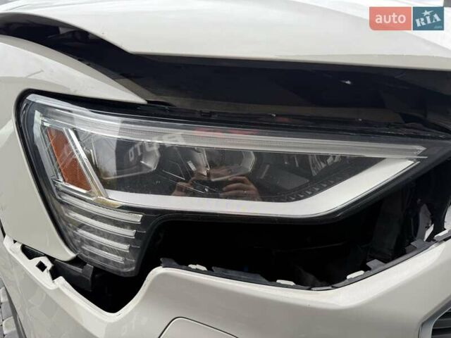 Ауді E-Tron 2019 у Львові на Automoto.ua Бежевий Ауді E-Tron, об'ємом двигуна 0 л та пробігом 92 тис. км за 20900 $, фото 10 на Automoto.ua