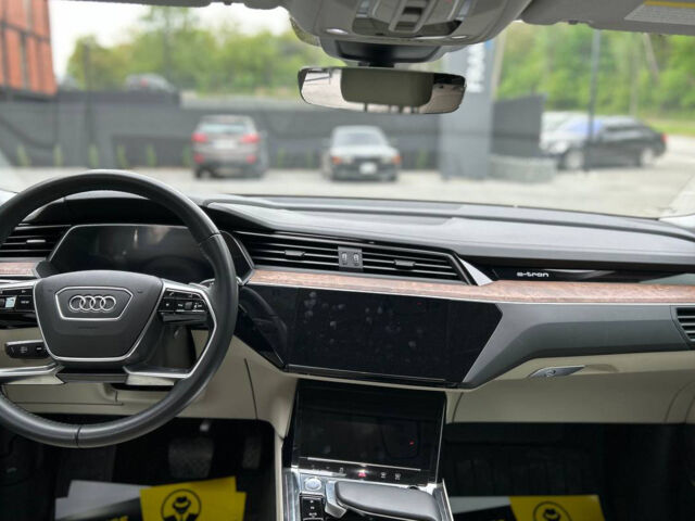 Бежевый Ауди E-Tron, объемом двигателя 95 л и пробегом 18 тыс. км за 46000 $, фото 10 на Automoto.ua