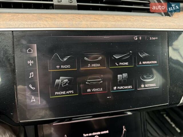Ауді E-Tron 2019 у Львові на Automoto.ua Бежевий Ауді E-Tron, об'ємом двигуна 0 л та пробігом 92 тис. км за 20900 $, фото 14 на Automoto.ua