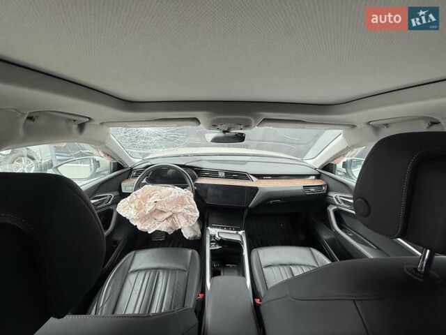 Ауді E-Tron 2019 у Львові на Automoto.ua Бежевий Ауді E-Tron, об'ємом двигуна 0 л та пробігом 92 тис. км за 20900 $, фото 31 на Automoto.ua