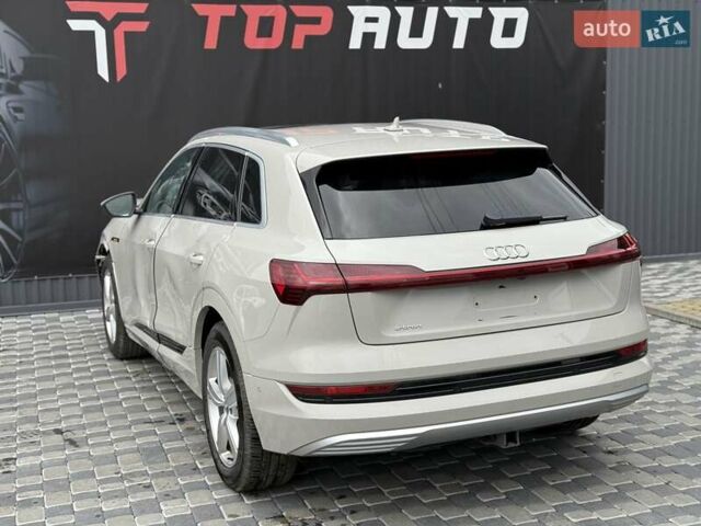 Ауді E-Tron 2019 у Львові на Automoto.ua Бежевий Ауді E-Tron, об'ємом двигуна 0 л та пробігом 92 тис. км за 20900 $, фото 8 на Automoto.ua