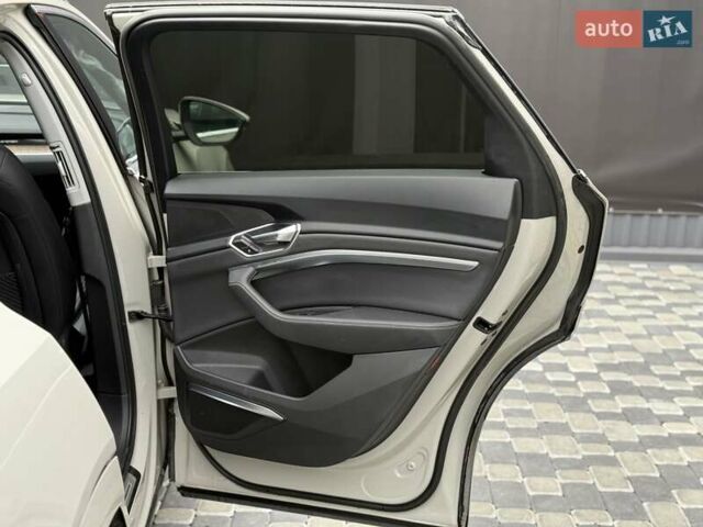 Ауді E-Tron 2019 у Львові на Automoto.ua Бежевий Ауді E-Tron, об'ємом двигуна 0 л та пробігом 92 тис. км за 20900 $, фото 27 на Automoto.ua