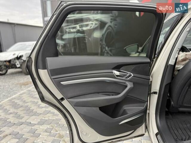 Ауді E-Tron 2019 у Львові на Automoto.ua Бежевий Ауді E-Tron, об'ємом двигуна 0 л та пробігом 92 тис. км за 20900 $, фото 29 на Automoto.ua