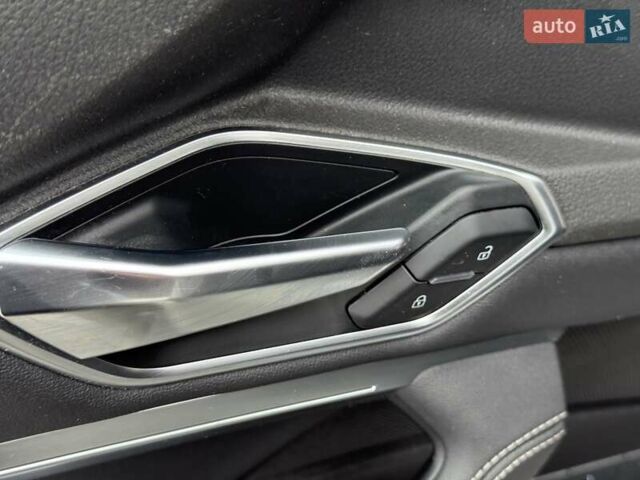 Ауді E-Tron 2019 у Львові на Automoto.ua Бежевий Ауді E-Tron, об'ємом двигуна 0 л та пробігом 92 тис. км за 20900 $, фото 26 на Automoto.ua