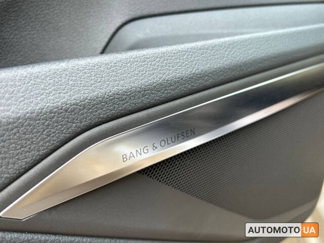 Бежевый Ауди E-Tron, объемом двигателя 95 л и пробегом 30 тыс. км за 48500 $, фото 7 на Automoto.ua