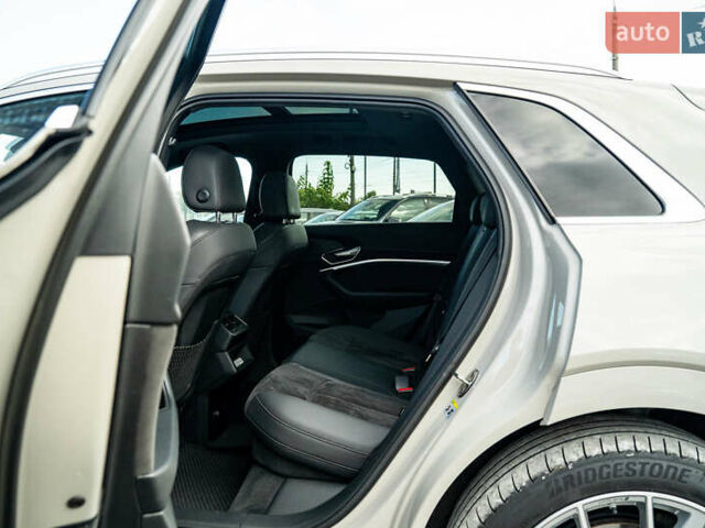 Бежевый Ауди E-Tron, объемом двигателя 0 л и пробегом 44 тыс. км за 36900 $, фото 48 на Automoto.ua