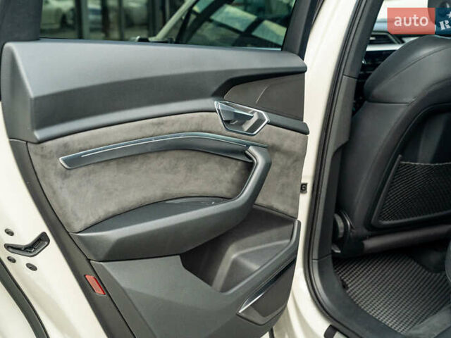 Бежевый Ауди E-Tron, объемом двигателя 0 л и пробегом 44 тыс. км за 36900 $, фото 53 на Automoto.ua