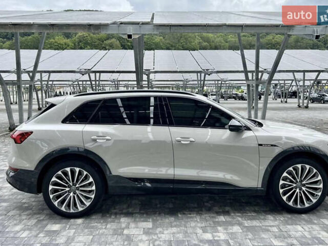 Бежевый Ауди E-Tron, объемом двигателя 0 л и пробегом 53 тыс. км за 35900 $, фото 4 на Automoto.ua