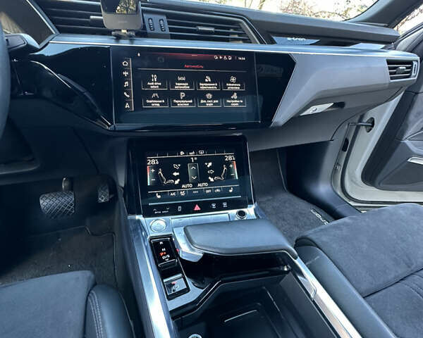 Бежевый Ауди E-Tron, объемом двигателя 0 л и пробегом 116 тыс. км за 35000 $, фото 26 на Automoto.ua