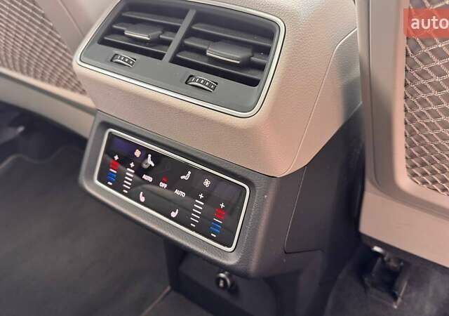 Бежевый Ауди E-Tron, объемом двигателя 0 л и пробегом 95 тыс. км за 36515 $, фото 20 на Automoto.ua