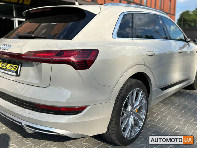 Бежевый Ауди E-Tron, объемом двигателя 95 л и пробегом 30 тыс. км за 48500 $, фото 5 на Automoto.ua