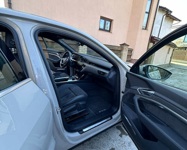 Бежевый Ауди E-Tron, объемом двигателя 0 л и пробегом 116 тыс. км за 35000 $, фото 19 на Automoto.ua