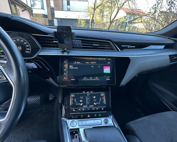 Бежевый Ауди E-Tron, объемом двигателя 0 л и пробегом 116 тыс. км за 35000 $, фото 6 на Automoto.ua