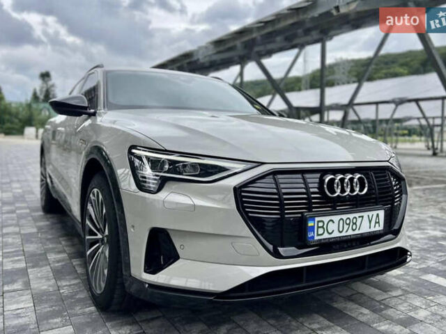 Бежевый Ауди E-Tron, объемом двигателя 0 л и пробегом 53 тыс. км за 35900 $, фото 2 на Automoto.ua