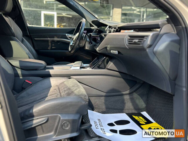 Бежевый Ауди E-Tron, объемом двигателя 95 л и пробегом 30 тыс. км за 48500 $, фото 13 на Automoto.ua