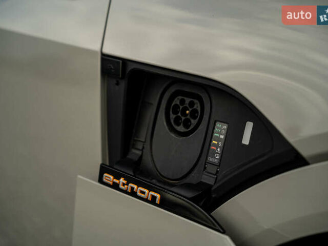 Бежевый Ауди E-Tron, объемом двигателя 0 л и пробегом 44 тыс. км за 36900 $, фото 22 на Automoto.ua