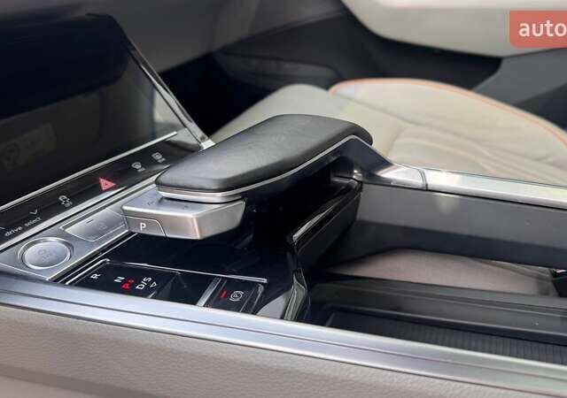 Бежевый Ауди E-Tron, объемом двигателя 0 л и пробегом 95 тыс. км за 38900 $, фото 13 на Automoto.ua