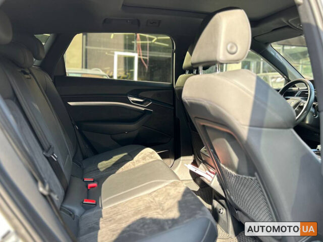Бежевый Ауди E-Tron, объемом двигателя 95 л и пробегом 30 тыс. км за 48500 $, фото 15 на Automoto.ua