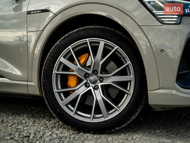 Бежевый Ауди E-Tron, объемом двигателя 0 л и пробегом 44 тыс. км за 36900 $, фото 13 на Automoto.ua