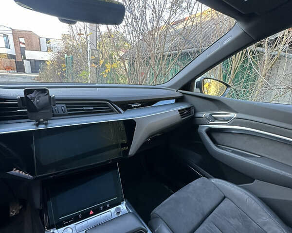 Бежевый Ауди E-Tron, объемом двигателя 0 л и пробегом 116 тыс. км за 35000 $, фото 34 на Automoto.ua