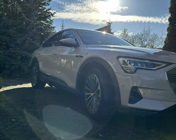 Бежевый Ауди E-Tron, объемом двигателя 0 л и пробегом 116 тыс. км за 35000 $, фото 4 на Automoto.ua