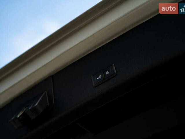 Бежевый Ауди E-Tron, объемом двигателя 0 л и пробегом 44 тыс. км за 36900 $, фото 50 на Automoto.ua