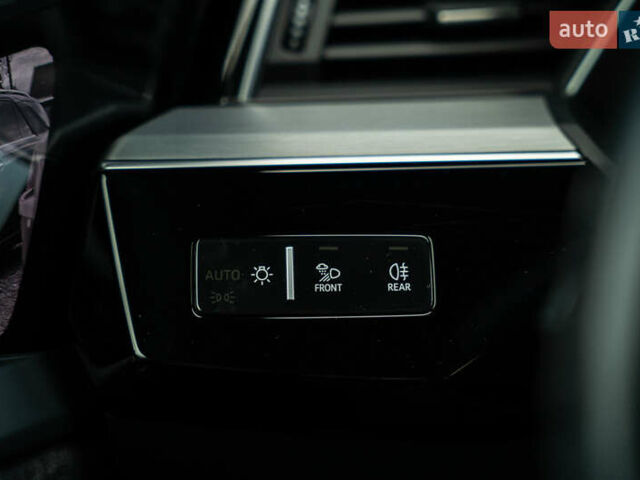 Бежевый Ауди E-Tron, объемом двигателя 0 л и пробегом 44 тыс. км за 36900 $, фото 28 на Automoto.ua